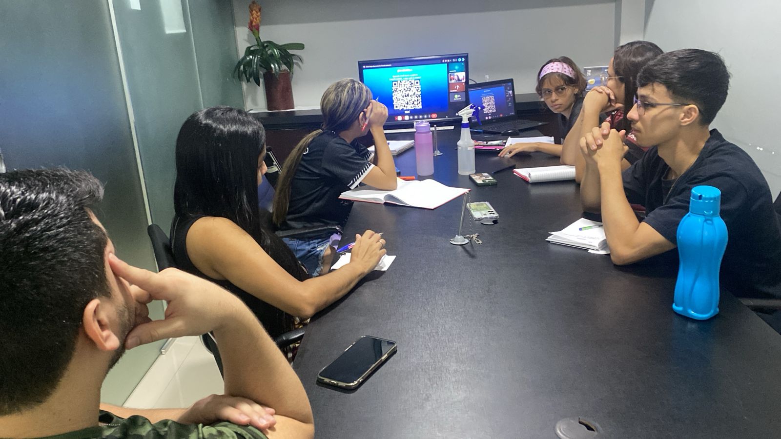 Colaboradoras participando de treinamento sobre compliance, ética e segurança